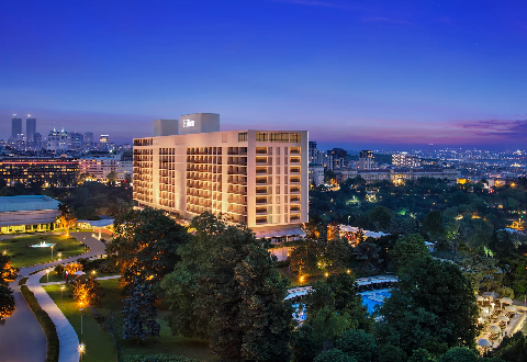 HILTON ISTANBUL BOSPHORUS LUXURY-AUTO-VERMIETUNG HILTON ISTANBUL BOSPHORUS SUV-MIETEN TAKSIM-PLATZ